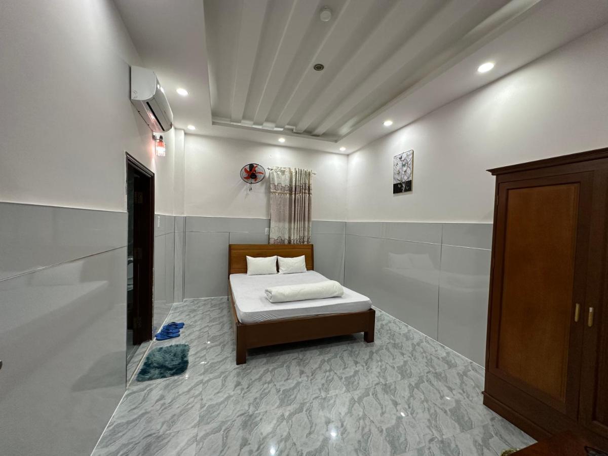 Hoang Linh Hotel Buon Ma Thuot Exterior foto