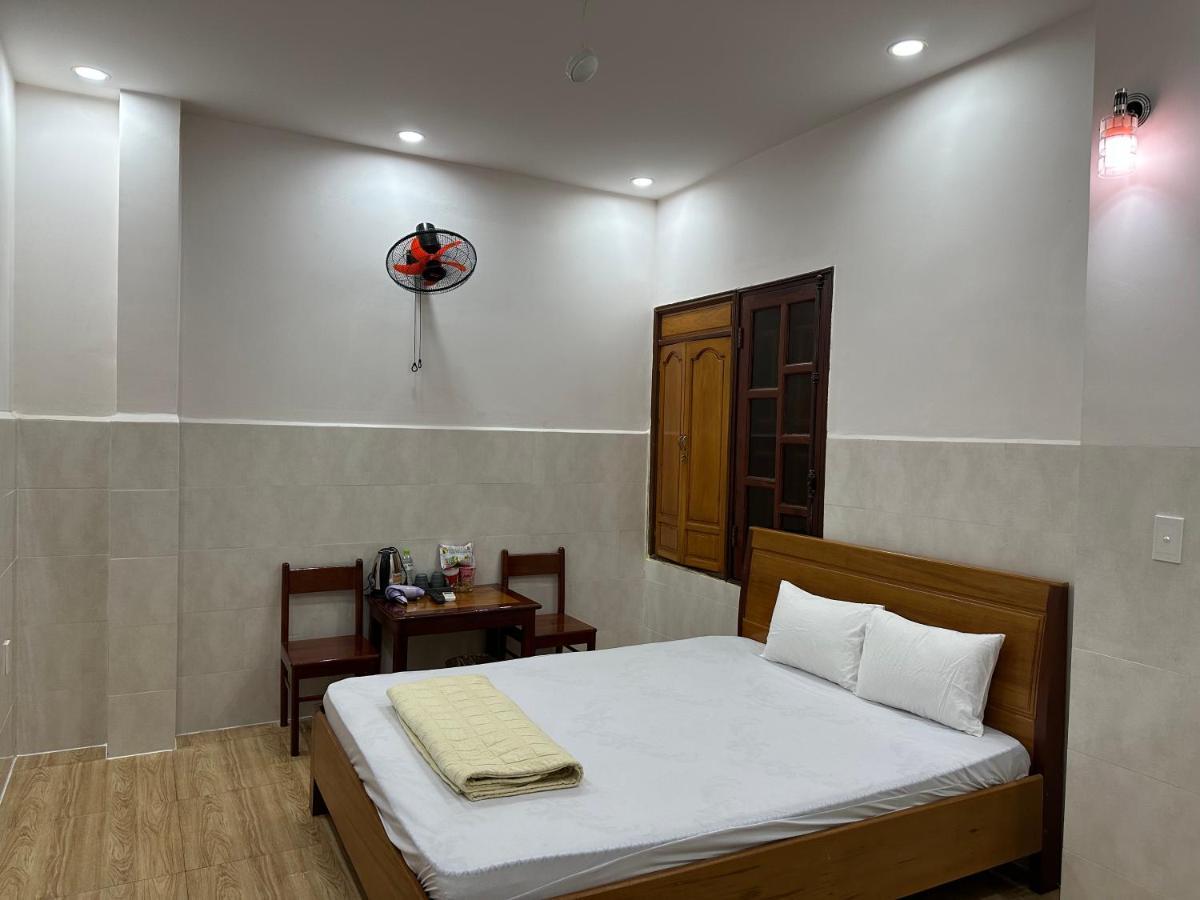 Hoang Linh Hotel Buon Ma Thuot Exterior foto
