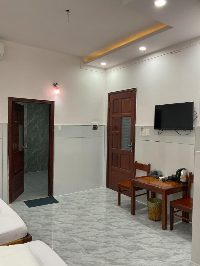 Hoang Linh Hotel Buon Ma Thuot Exterior foto