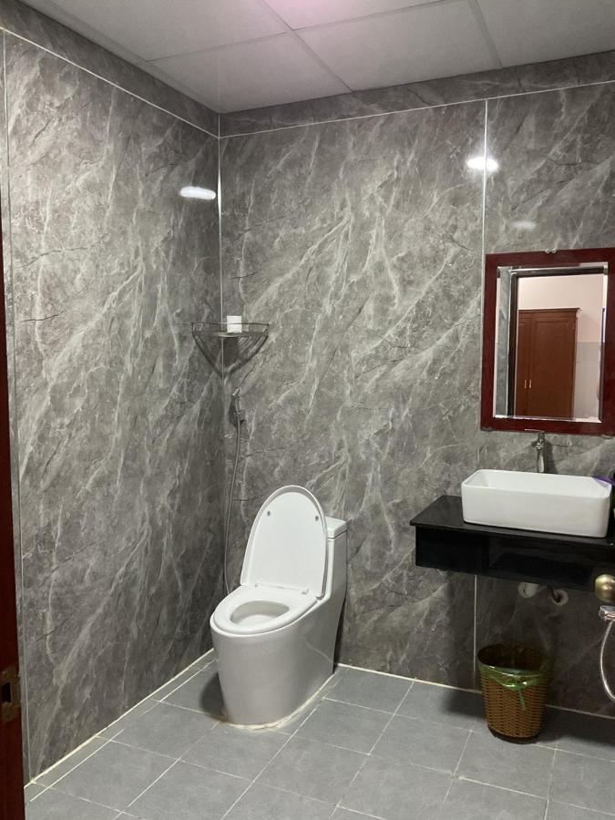 Hoang Linh Hotel Buon Ma Thuot Exterior foto