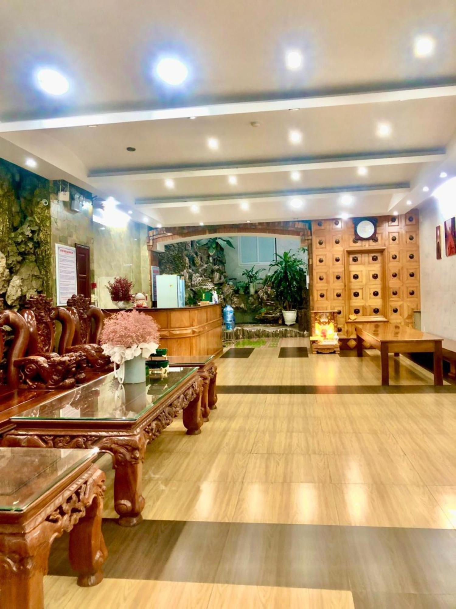 Hoang Linh Hotel Buon Ma Thuot Exterior foto